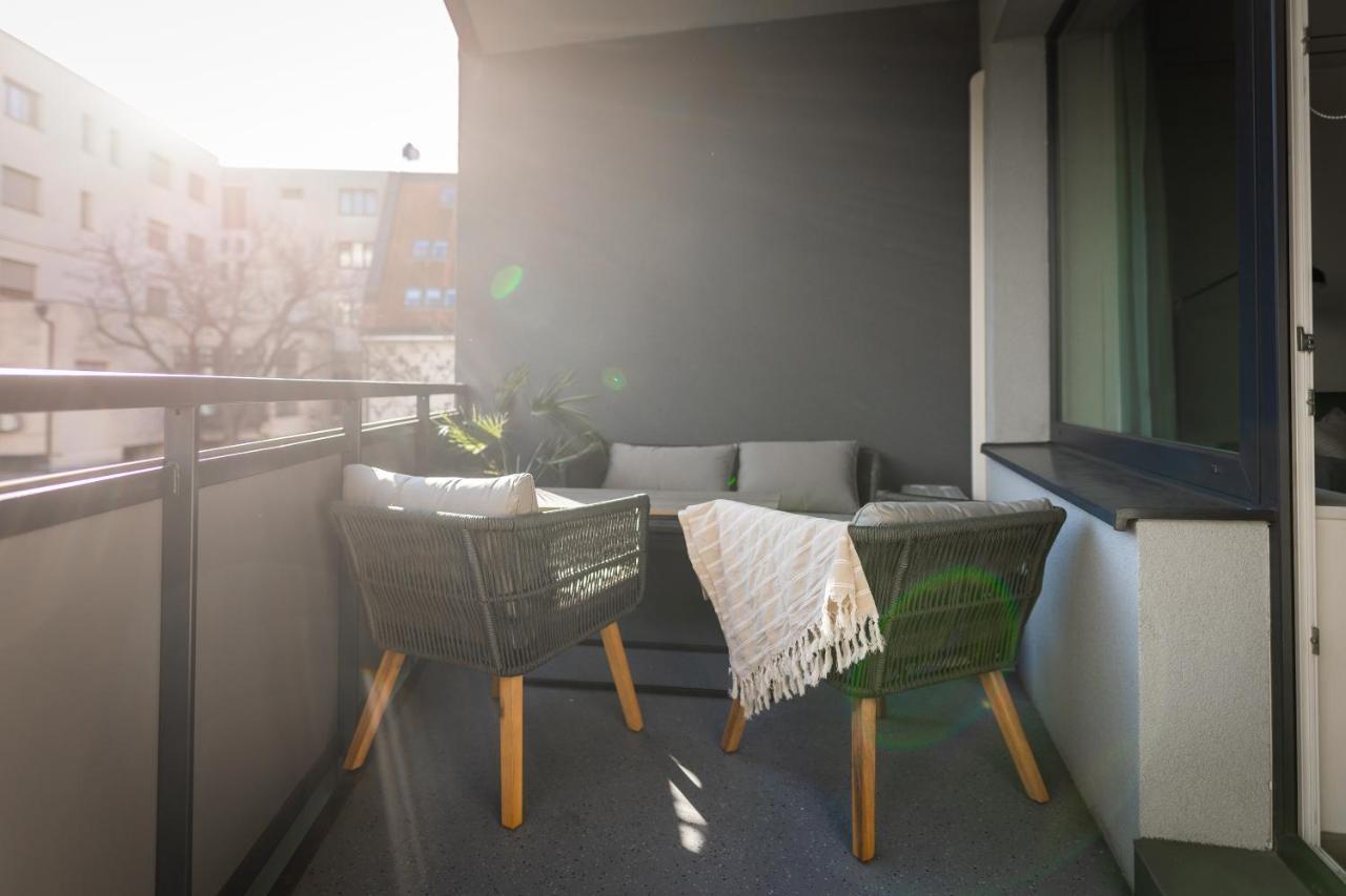 Quiet & Cozy Apartment Old Town - Free Underground Parking 科希策 外观 照片
